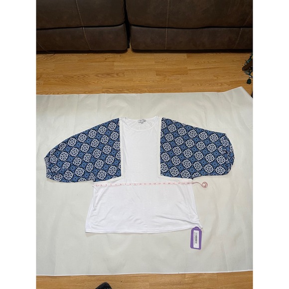 Tops - Chic White Top Geometric Print Puff Sleeve‎ Blouse Women's Medium